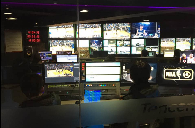 亚洲精品久久久久AV无码