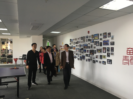 亚洲精品久久久久AV无码