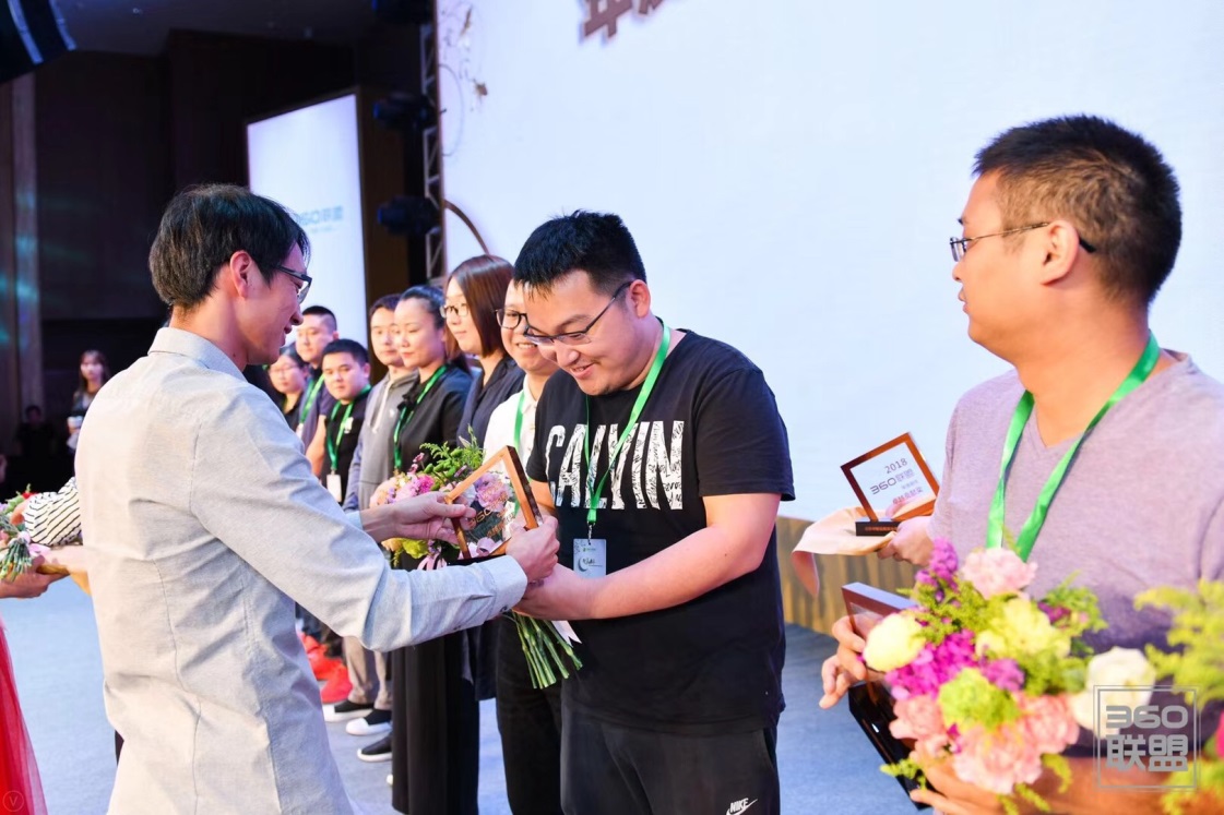 亚洲精品久久久久AV无码