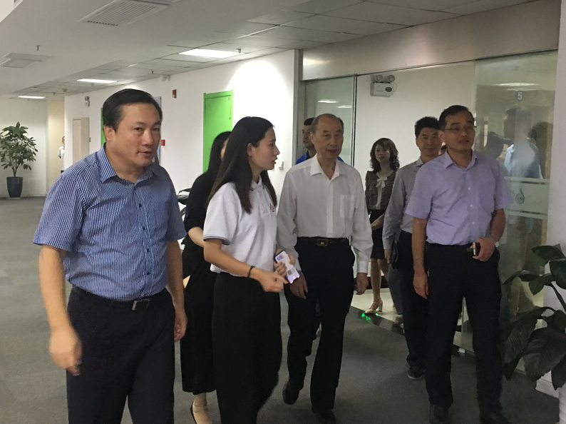 亚洲精品久久久久AV无码