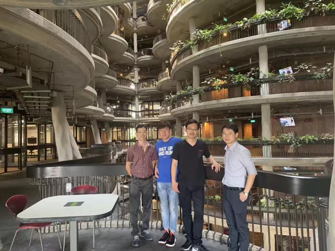 亚洲精品久久久久AV无码