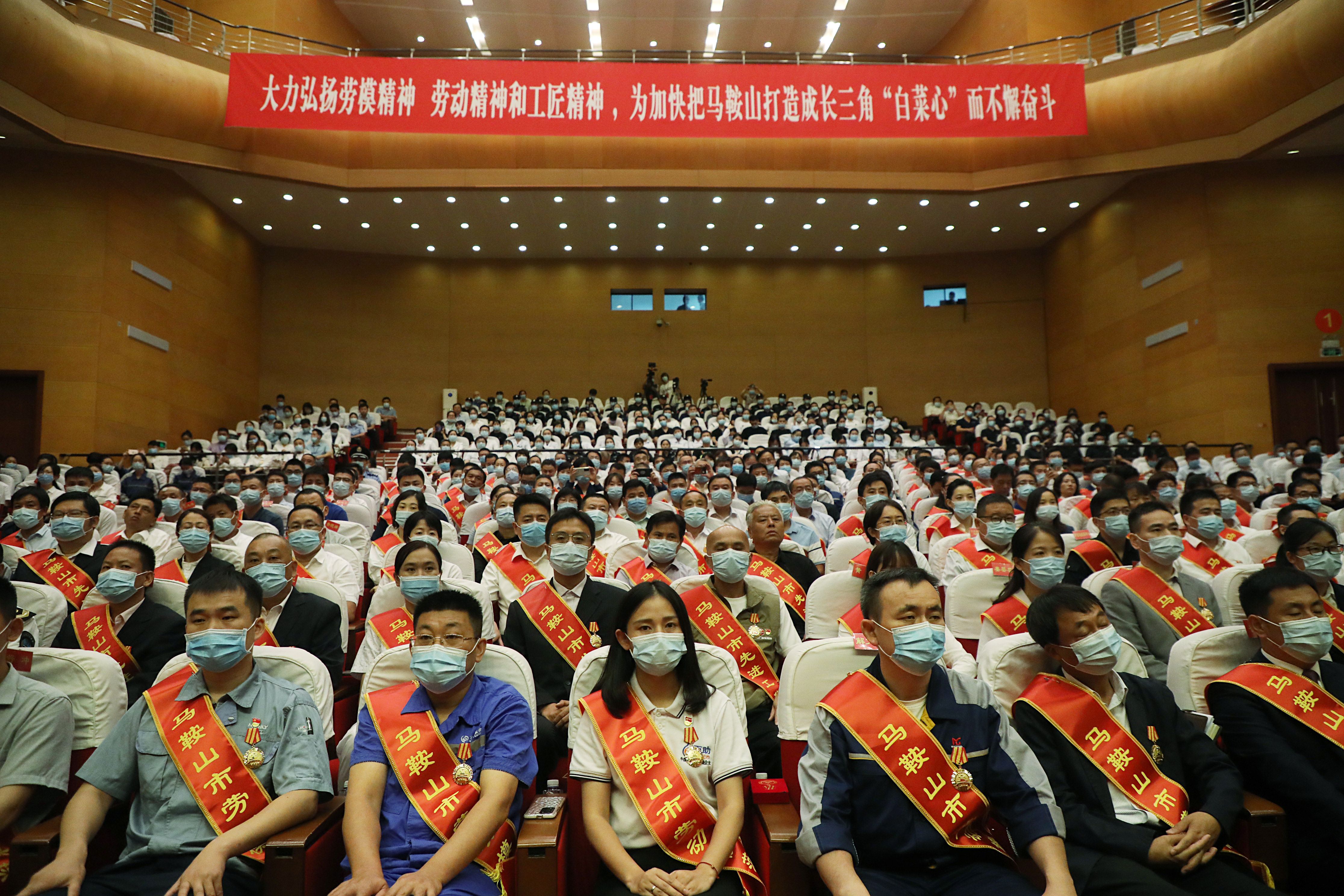 亚洲精品久久久久AV无码