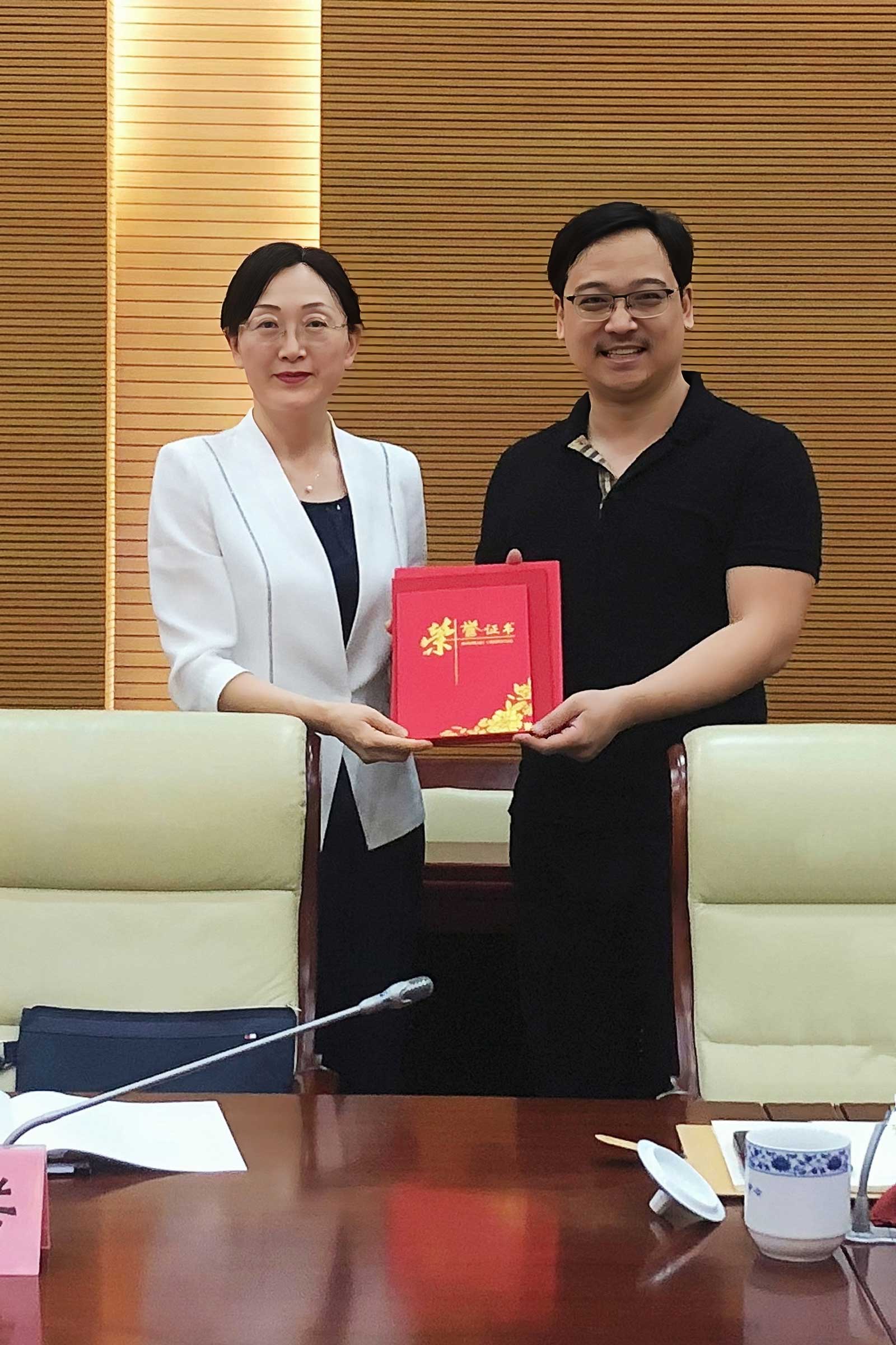 亚洲精品久久久久AV无码